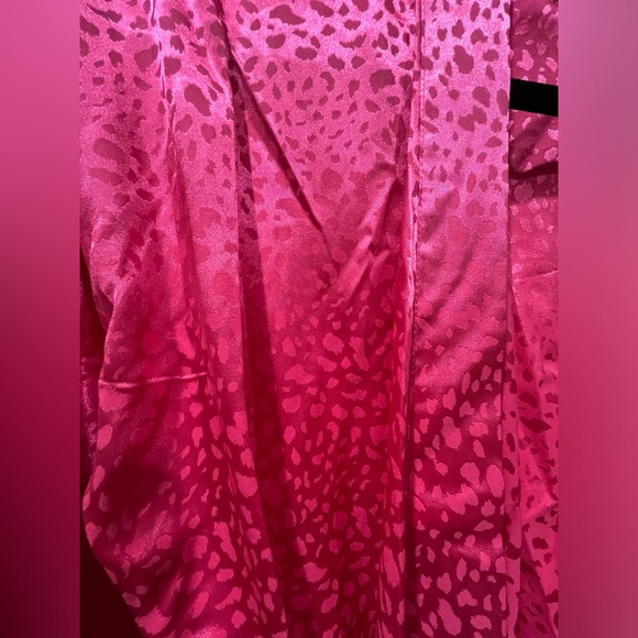 INC Long Satin Robe- Pink Leopard size small NWOT - Picture 5 of 7